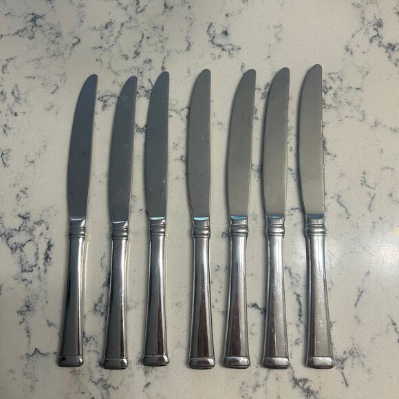 7 Modern Solid Knife Harmony Mikasa Stainless, Glossy, Bands, Flat Tip, Serrated - Picture 1 of 9